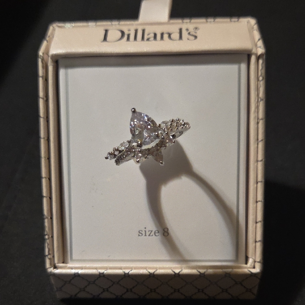 🚨2 For $25🚨Dillard's Silver Pear-Cut CZ Halo Ring in Silver - Size 8